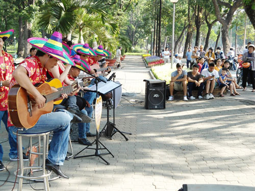 Liên hoan âm nhạc đường phố: Sân chơi mới cho các nghệ sĩ đường phố.